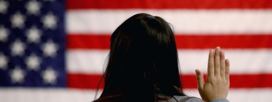 La ley para dar ciudadan&iacute;a a hispanos indocumentados avanza en el Congreso