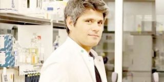 &Eacute;ste es el cient&iacute;fico mexicano que desarroll&oacute; una vacuna contra el VIH
