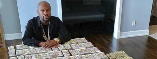 "Mr. Money" Mayweather celebr&oacute; el D&iacute;a de "su" Independencia con una parte de su fortuna