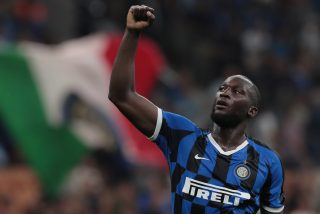 El duro comentario racista contra el futbolista Lukaku que le cost&oacute; su trabajo a un periodista italiano