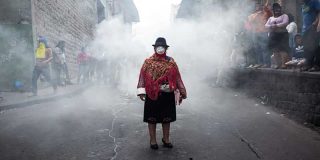 Protestas en Ecuador: La foto m&aacute;s emblem&aacute;tica y el rol clave de las mujeres ind&iacute;genas en las calles