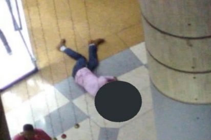 V&iacute;deo: Un funcionario de la Fiscal&iacute;a chavista arroja a su hija desde la cuarta planta de un centro comercial (y luego se lanza &eacute;l)