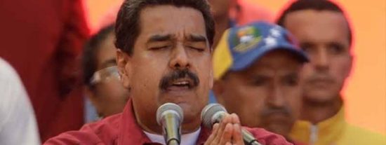 Maduro 'jura por Sai Baba' que Venezuela crecer&aacute; econ&oacute;micamente en 2020
