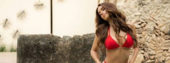 Sin ropa interior (arriba ni abajo): El baile sensual de 'La chica m&aacute;s sexy del clima' al ritmo de Rosal&iacute;a